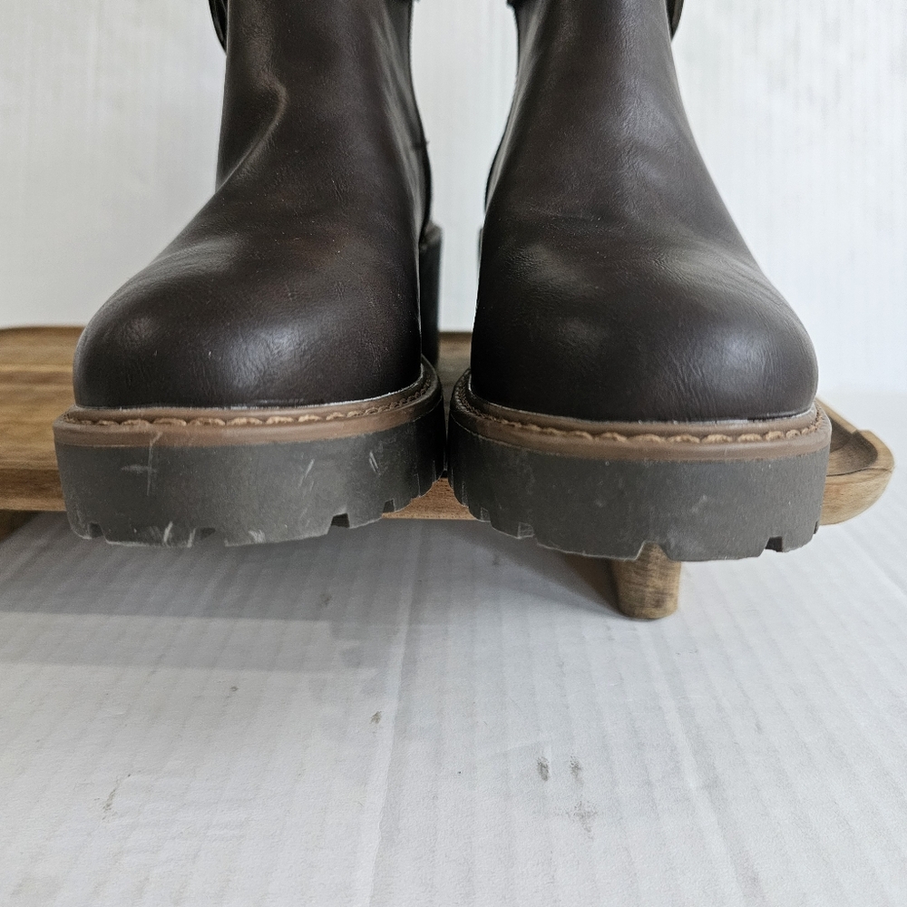 Rock & Candy Lorelai Boots Size 8.5 Brown Lug Soles Side Zipper Faux Leather - Picture 4 of 15